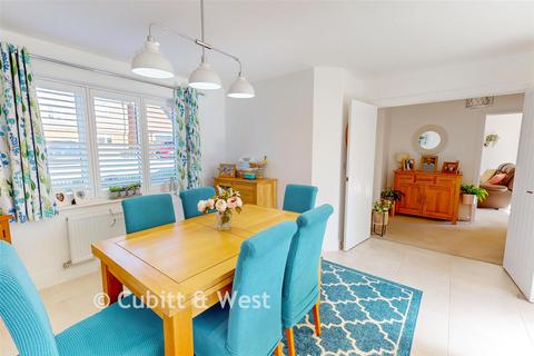 4 bedroom detached house for sale, Sinclair Drive, Pulborough RH20