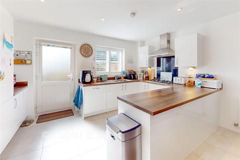 4 bedroom detached house for sale, Sinclair Drive, Pulborough RH20