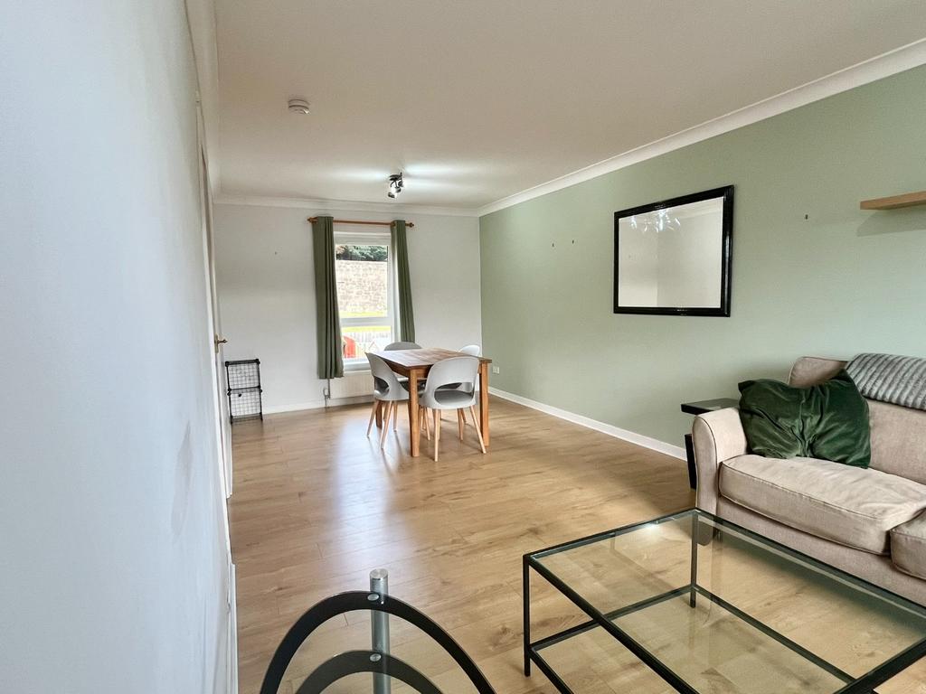 Apartment in Edinburgh - View 4