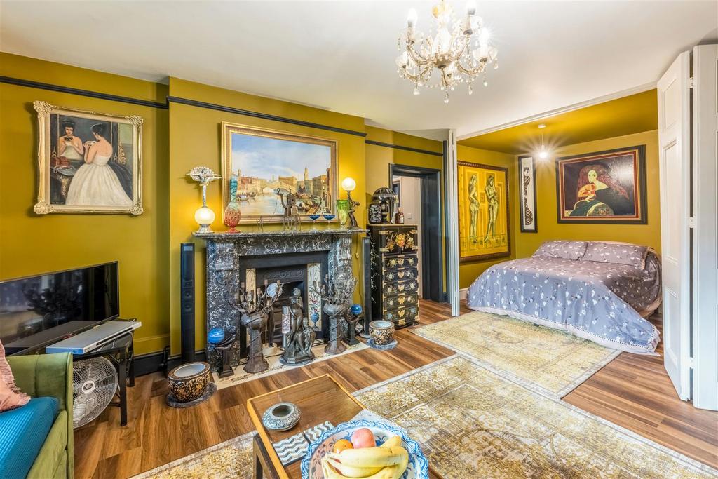 Apartment in Hove, Brunswick - View 5