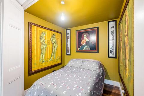 Studio for sale, Brunswick Terrace, Hove