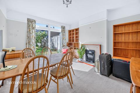 4 bedroom terraced house for sale, The Chase, Wallington