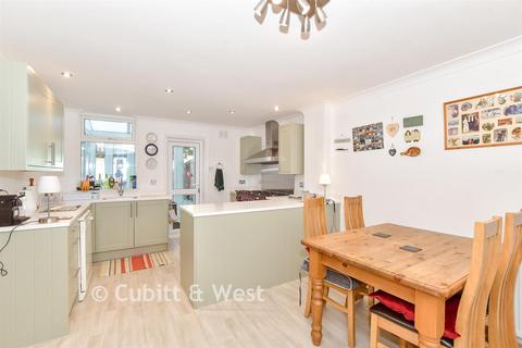 undefined, Bembridge Crescent, Southsea PO4