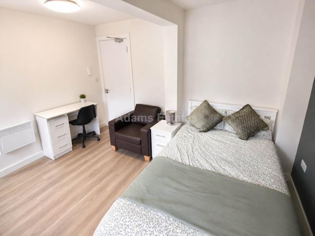 Apartment in Reading - View 2