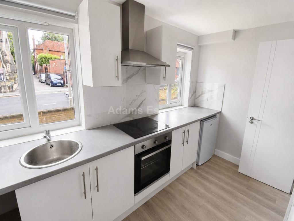 Apartment in Reading - View 4