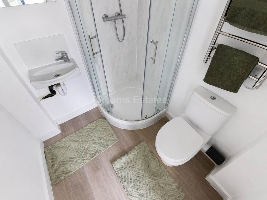 Apartment in Reading - View 5