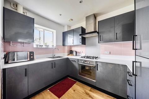 2 bedroom apartment for sale, Stokers Close, Bedfordshire LU5