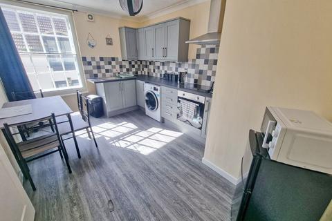 2 bedroom maisonette to rent, New Street, Cromer, NR27