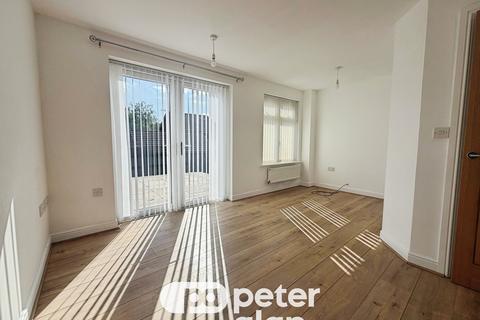 2 bedroom semi-detached house to rent, Brynteg Green, Pontypridd, CF38