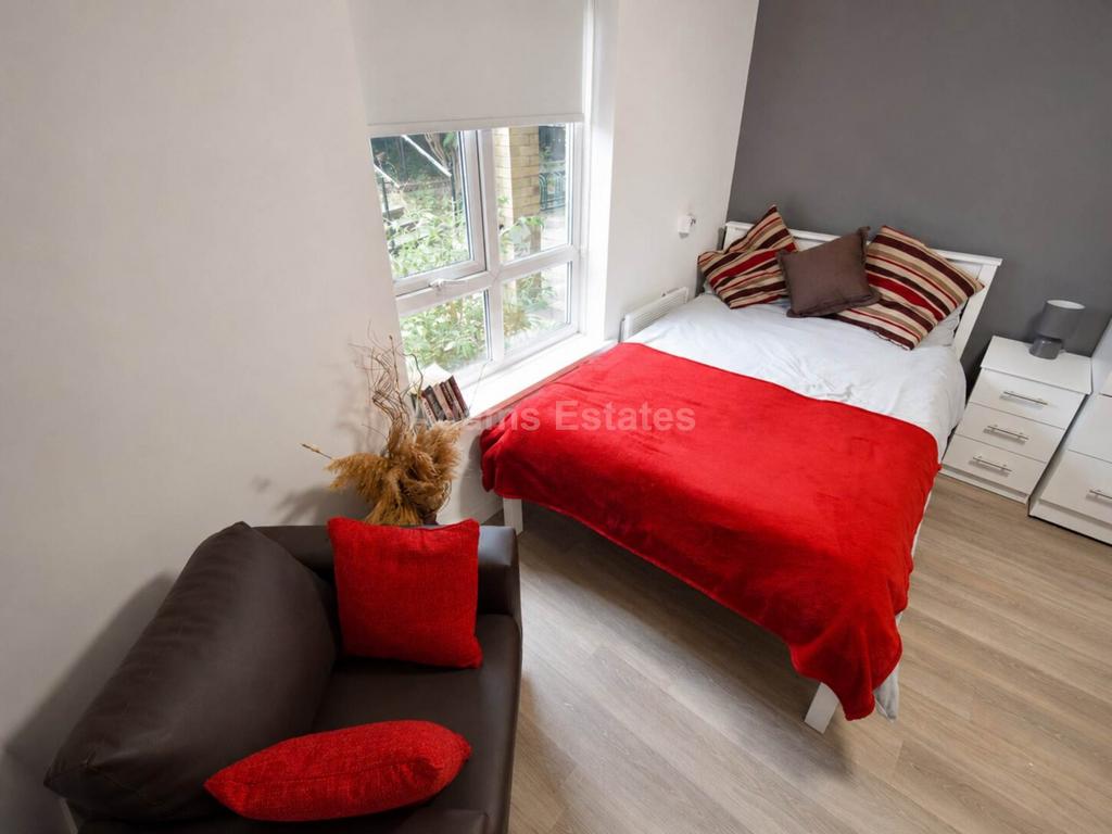 House in Reading - View 3