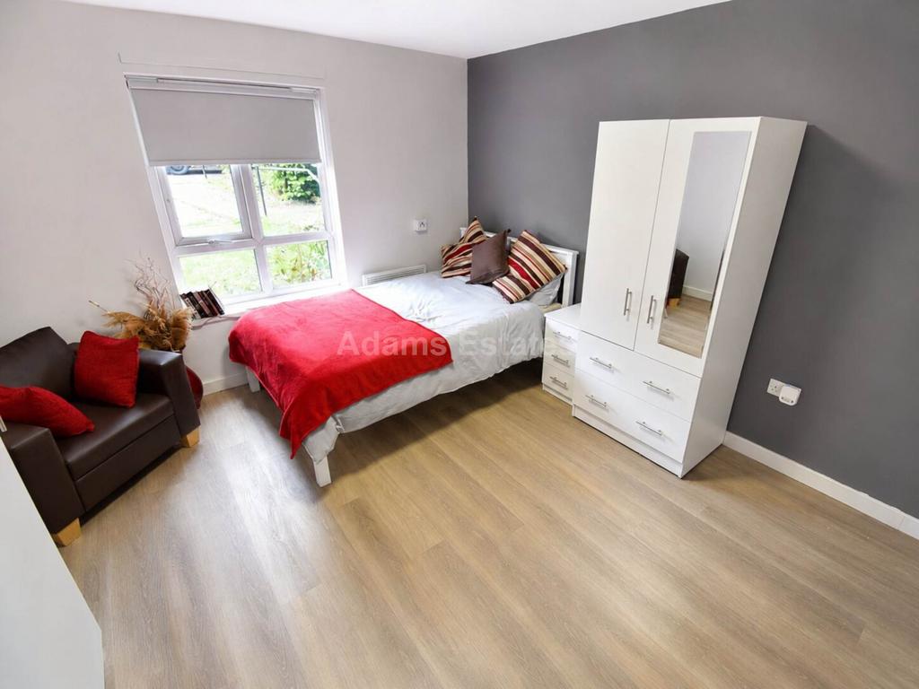 House in Reading - View 5