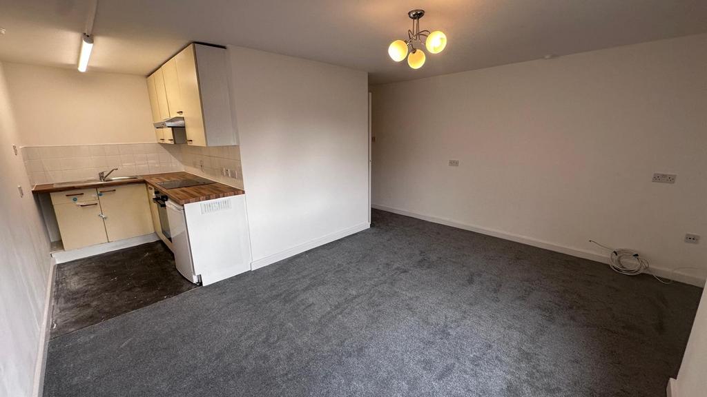 Apartment in Dagenham - View 3