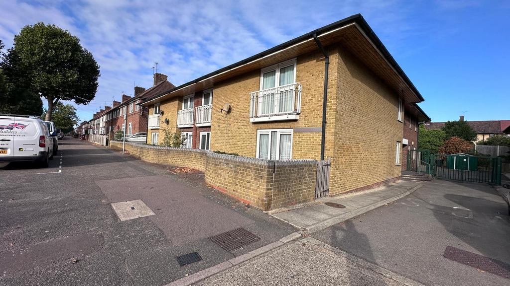 Apartment in Dagenham - View 4