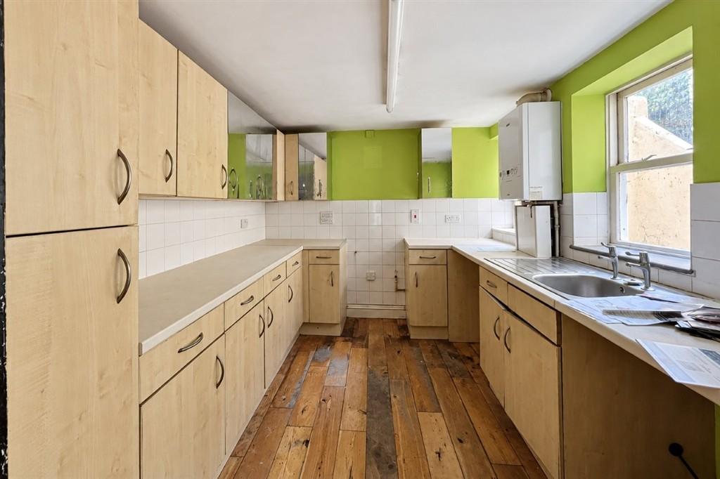 Apartment in HOVE - View 3