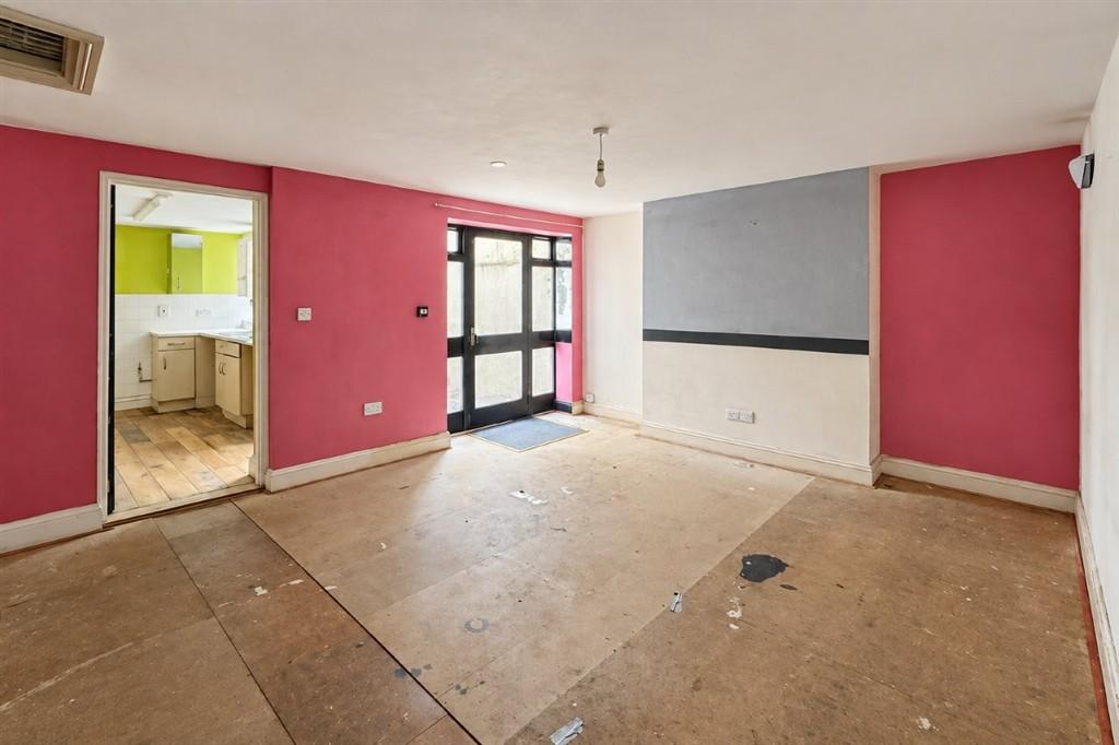 Apartment in HOVE - View 4