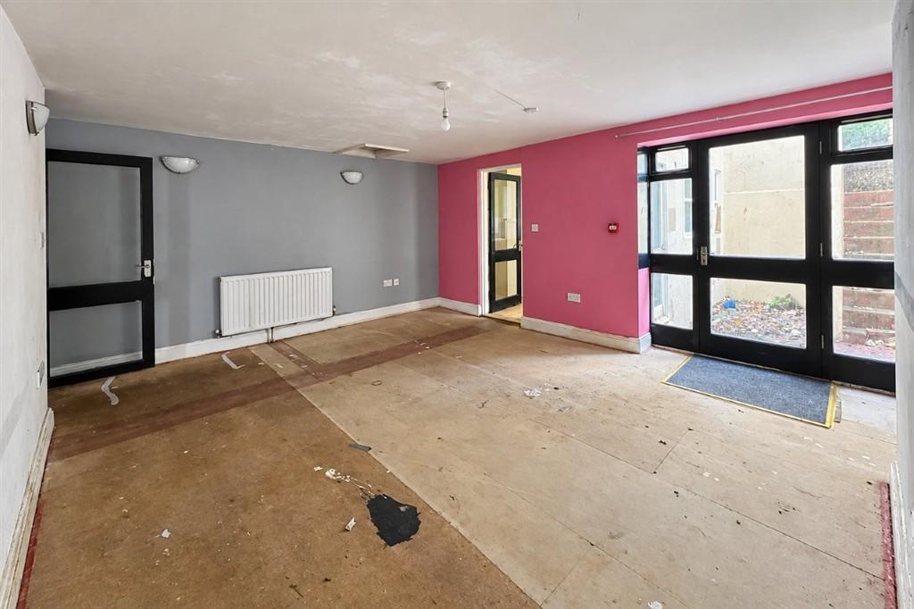 Apartment in HOVE - View 5
