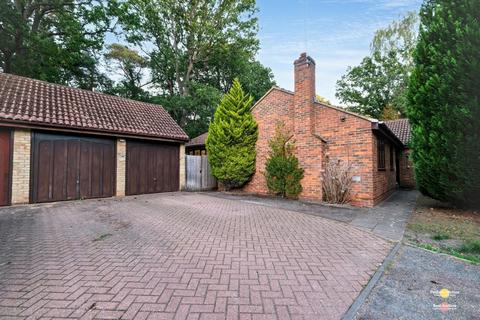 undefined, Holmbury Avenue, Crowthorne RG45