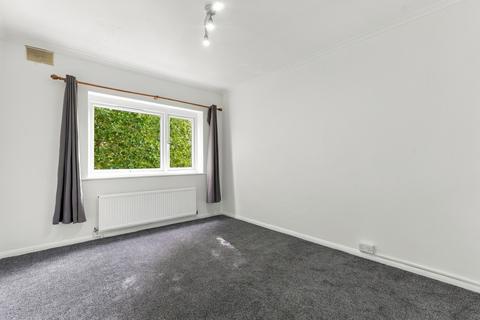 2 bedroom apartment for sale, Oak Tree Close, London, W5