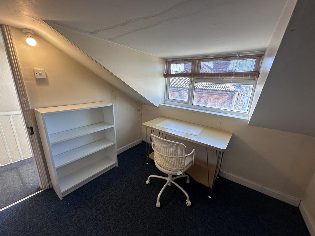House in Nottingham - View 4