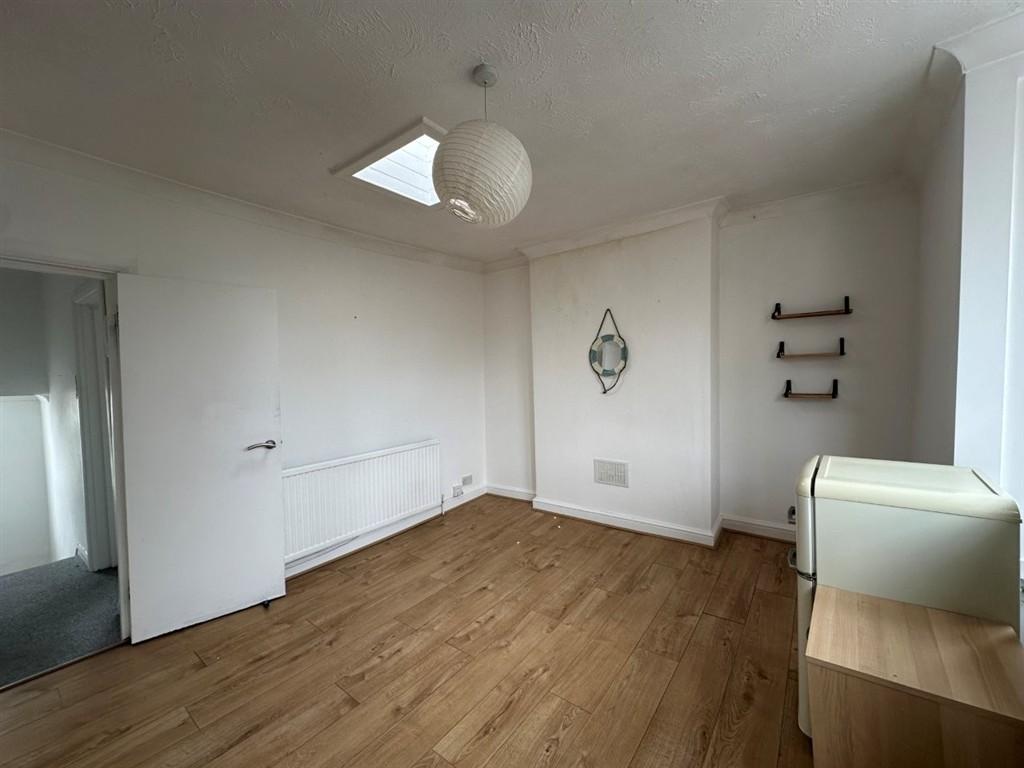 Apartment in BRIGHTON - More