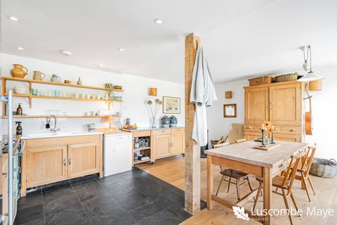 2 bedroom barn conversion for sale, Broadhempston, Totnes
