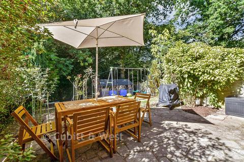 4 bedroom terraced house for sale, Cook Road, Horsham RH12