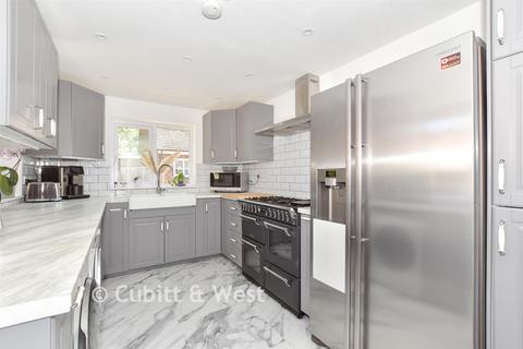 4 bedroom terraced house for sale, Cook Road, Horsham RH12