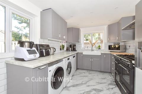 4 bedroom terraced house for sale, Cook Road, Horsham RH12