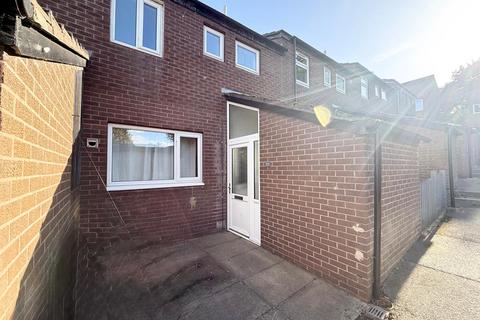 3 bedroom terraced house to rent, Snowden Vale, Leeds, West Yorkshire, LS13