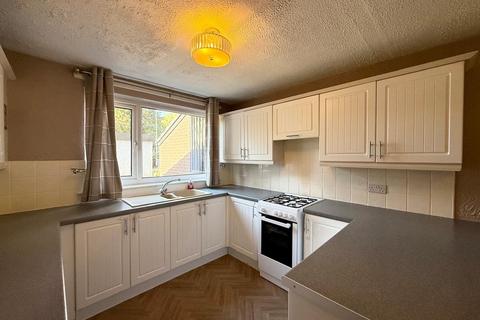 3 bedroom terraced house to rent, Snowden Vale, Leeds, West Yorkshire, LS13
