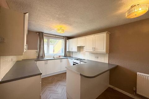 3 bedroom terraced house to rent, Snowden Vale, Leeds, West Yorkshire, LS13