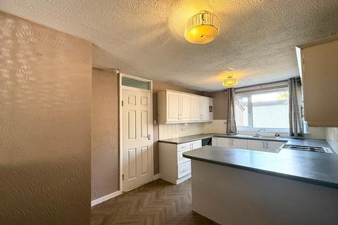 3 bedroom terraced house to rent, Snowden Vale, Leeds, West Yorkshire, LS13