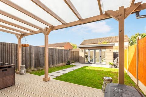 4 bedroom semi-detached house for sale, Omega Court, Leighton Buzzard