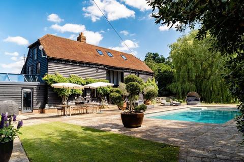 undefined, Mount Road, Theydon Garnon, CM16