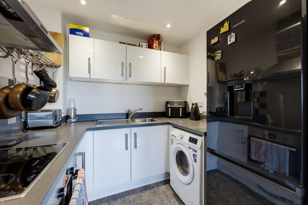 Apartment in Cardiff - View 5