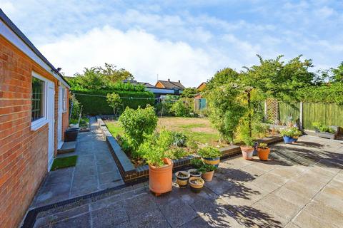 3 bedroom detached bungalow for sale, Wistow Road, Luton