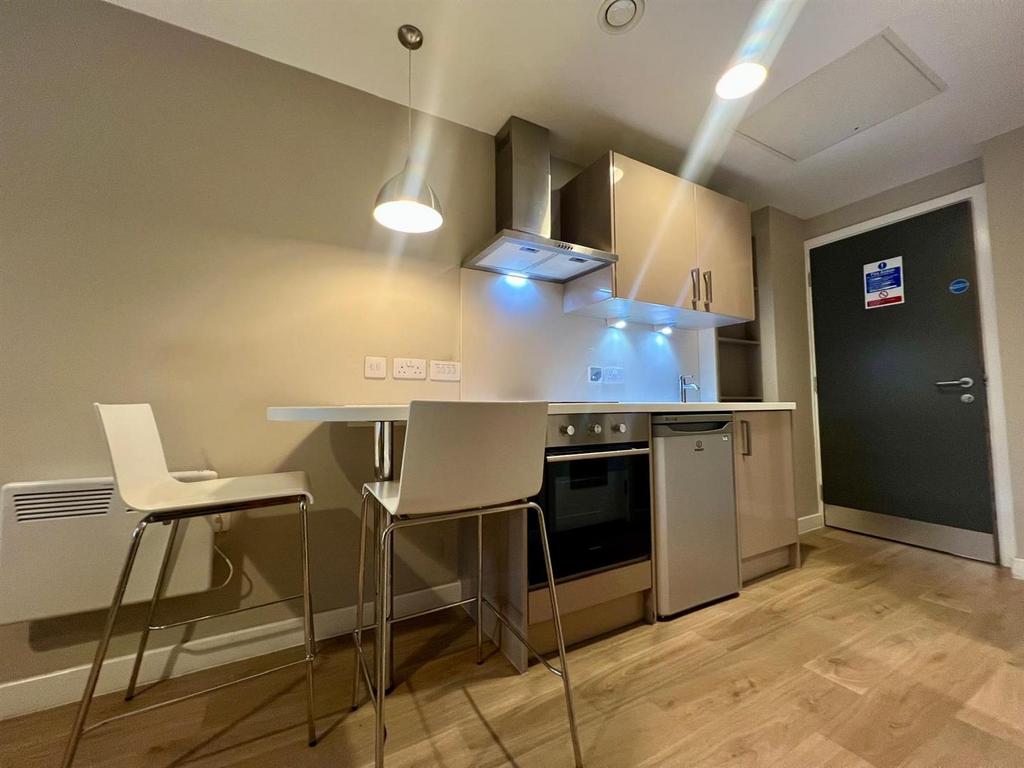 Apartment in Newcastle - More