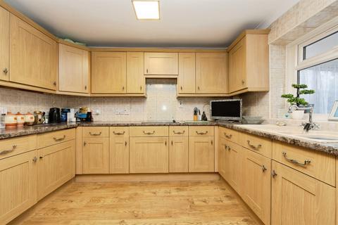 5 bedroom terraced house for sale, Dobbin Close, Harrow