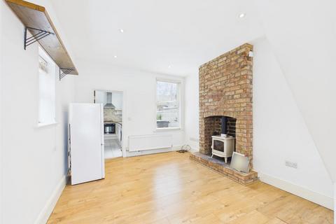 2 bedroom terraced house to rent, Goward Street, Market Harborough