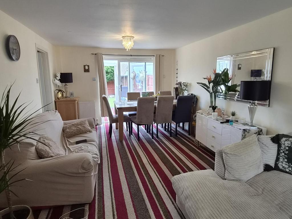 Apartment in Newcastle upon Tyne - View 3