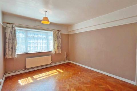 2 bedroom flat for sale, Brighton Road, PURLEY
