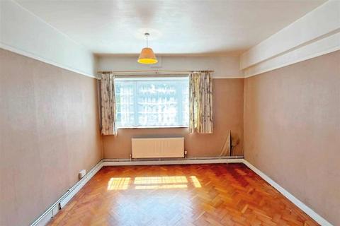2 bedroom flat for sale, Brighton Road, PURLEY