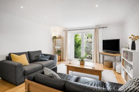3 bedroom terraced house for sale, Church Walk, Stoke Newington