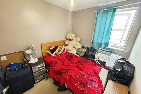 2 bedroom flat for sale, Beagle Close, Leicestershire LE4