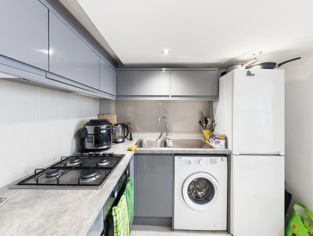 Apartment in Edinburgh, Trinity - View 4