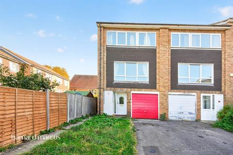 4 bedroom end of terrace house for sale, Walnut Mews, Sutton