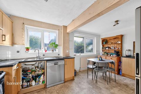4 bedroom end of terrace house for sale, Walnut Mews, Sutton