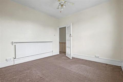 2 bedroom flat for sale, Danbrook Road, London
