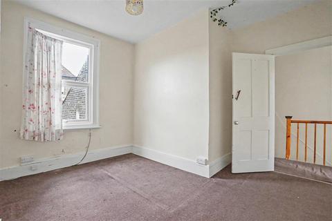 2 bedroom flat for sale, Danbrook Road, London