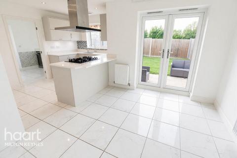 4 bedroom detached house to rent, Keighley Close, Broughton